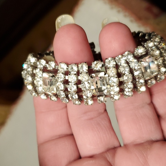 Weiss Rhinstone Bracelet - Picture 3 of 12
